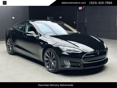 Used 2012 Tesla Model S Signature Performance image 8