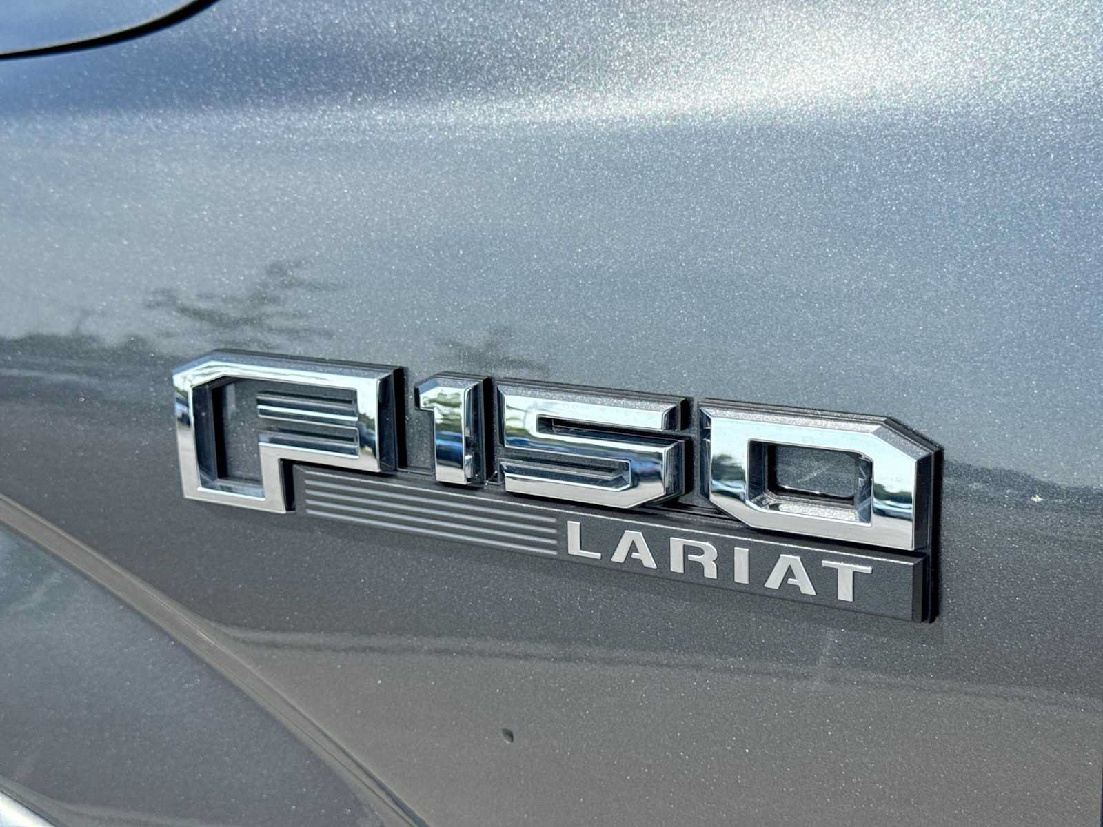 Used 2018 Ford F150 Lariat w/ Equipment Group 502A Luxury AWD/4WD image 12