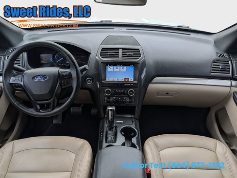 Used 2018 Ford Explorer XLT w/ Equipment Group 201A FWD image 15