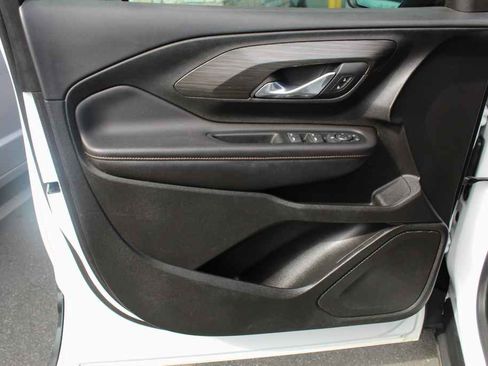 Used 2020 GMC Terrain SLT FWD image 11