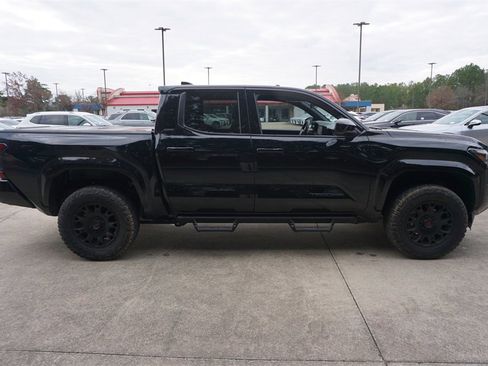 Used 2025 Toyota Tacoma SR5 image 24
