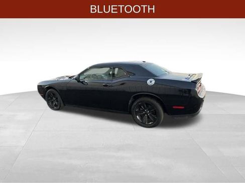 Used 2023 Dodge Challenger SXT image 4