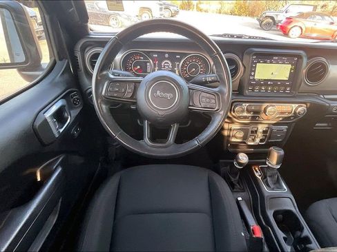 Used 2021 Jeep Gladiator Willys image 5