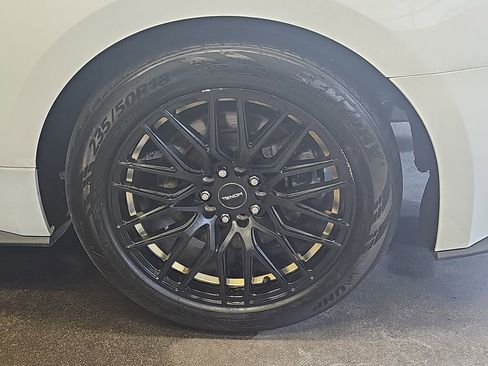 Used 2019 Ford Mustang GT Premium RWD image 33