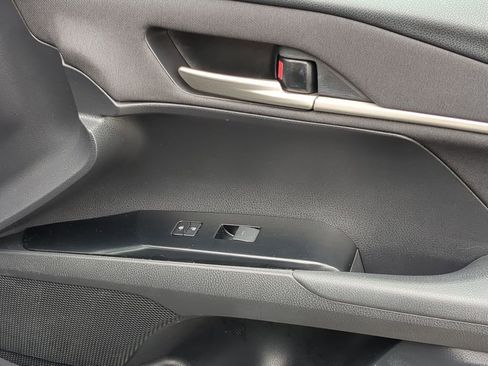 Used 2025 Toyota Camry LE image 33