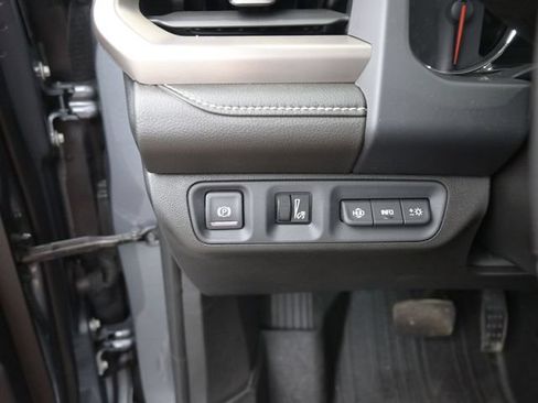 Used 2022 GMC Acadia Denali w/ Denali Ultimate Package AWD/4WD image 34