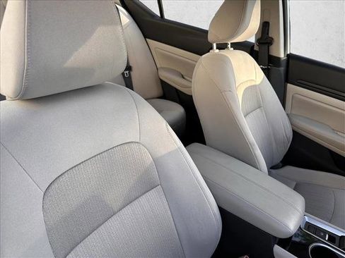 Used 2024 Nissan Altima 2.5 SV image 29