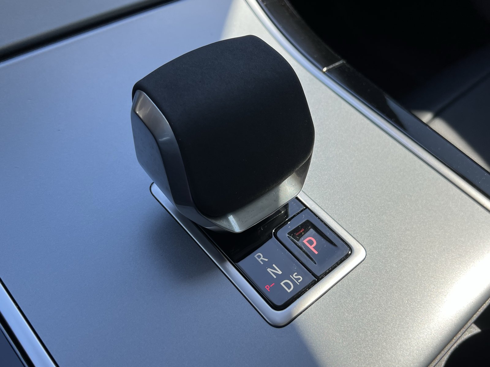 Used 2024 Land Rover Range Rover Velar S AWD/4WD image 19