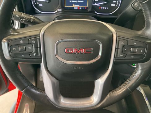 Used 2022 GMC Sierra 2500 SLT w/ SLT Preferred Package image 18