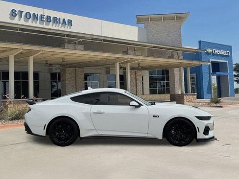 Used 2025 Ford Mustang GT Premium RWD image 4