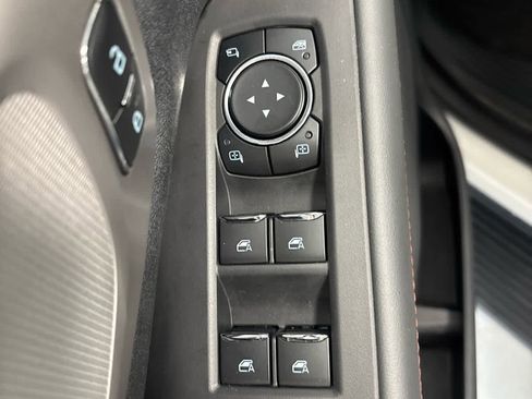 Used 2025 Ford Expedition Active AWD/4WD image 25