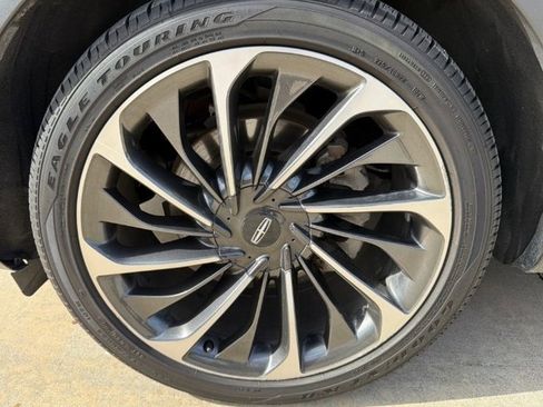 Used 2020 Lincoln Aviator Reserve w/ Equipment Group 202A image 9