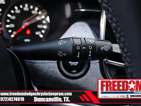 Certified 2024 Jeep Compass Latitude image 32