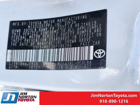 Used 2024 Toyota Corolla LE image 33