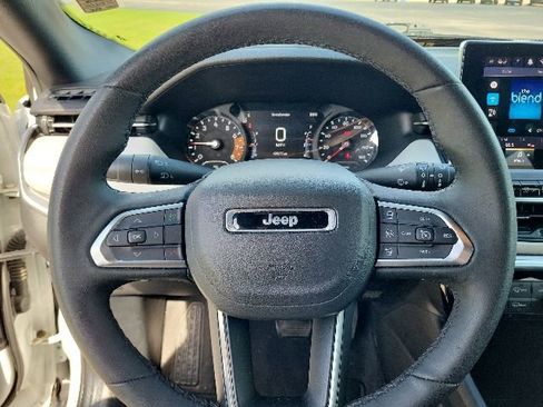 Used 2025 Jeep Compass Limited AWD/4WD image 37