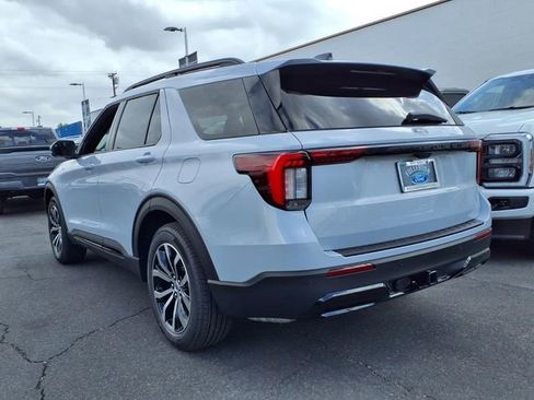 New 2026 Ford Explorer ST-Line RWD image 5