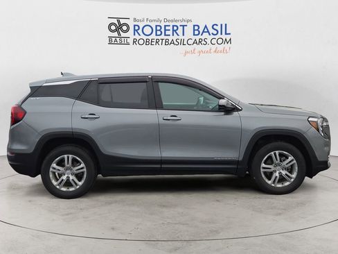 Used 2023 GMC Terrain SLE image 6