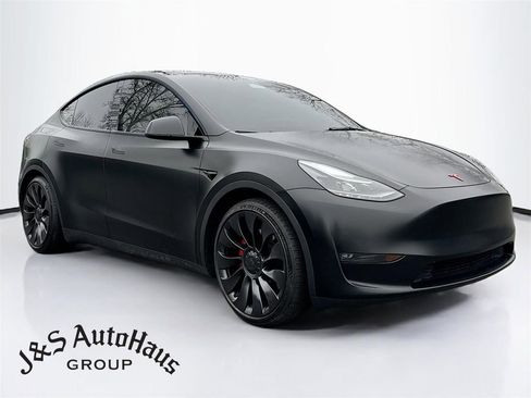 Used 2023 Tesla Model Y Performance image 1