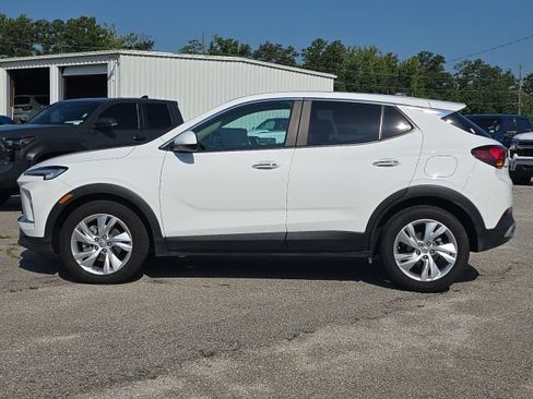 Used 2024 Buick Encore GX Preferred FWD image 2