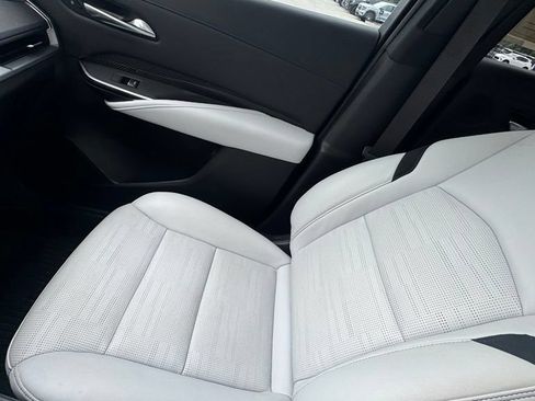 Used 2024 Cadillac XT4 Sport FWD image 26