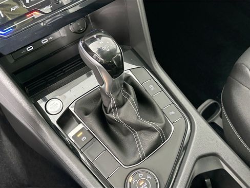 Certified 2025 Volkswagen Taos SEL image 20