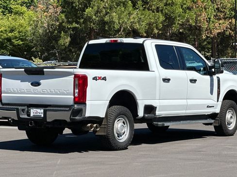 Used 2023 Ford F250 XLT AWD/4WD image 4