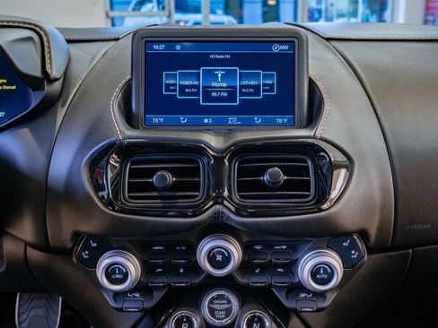 Used 2020 Aston Martin V8 Vantage Coupe image 14