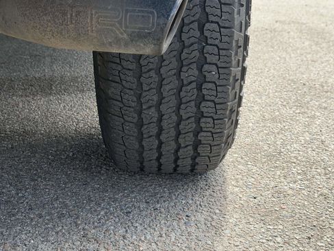Used 2022 Toyota Tacoma TRD Off-Road w/ Technology Package AWD/4WD image 12