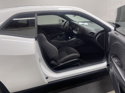 Used 2019 Dodge Challenger R/T image 15