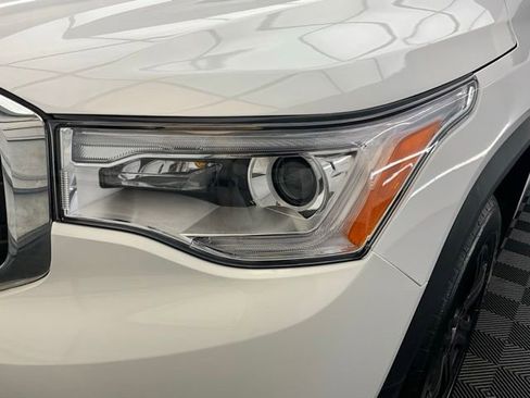 Used 2018 GMC Acadia SLE AWD/4WD image 27