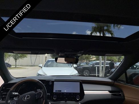 Used 2025 Lexus RX 350 Premium w/ Accessory Package (Z1) image 23