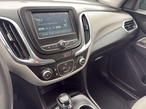 Used 2018 Chevrolet Equinox LS image 20