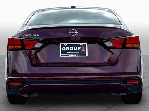 Used 2025 Nissan Altima 2.5 SV FWD image 5