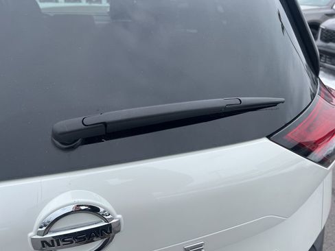 Used 2021 Nissan Rogue SV image 33