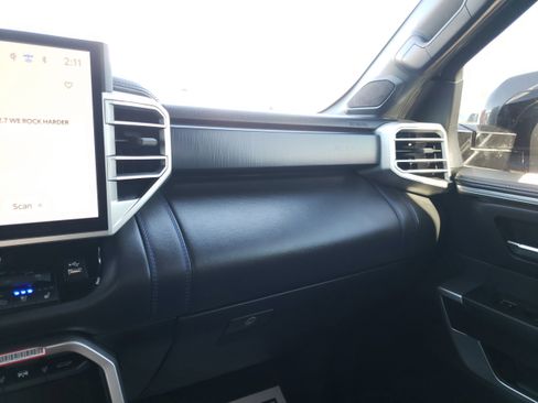 Used 2025 Toyota Tundra Platinum image 32