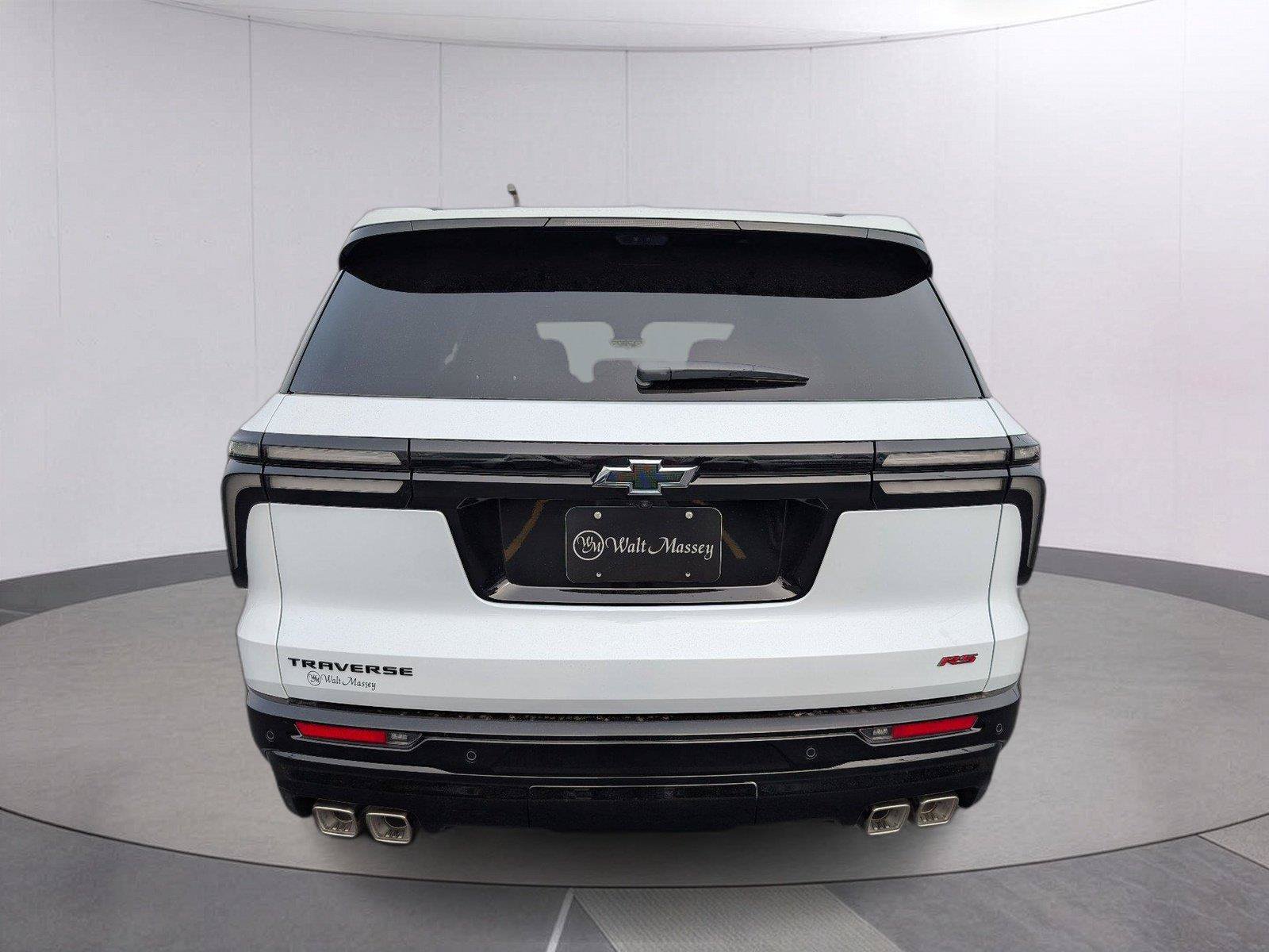 New 2027 Chevrolet Traverse RS w/ LPO, Floor Liner Package FWD image 6