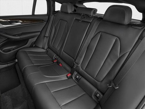 New 2025 BMW X4 M40i image 9