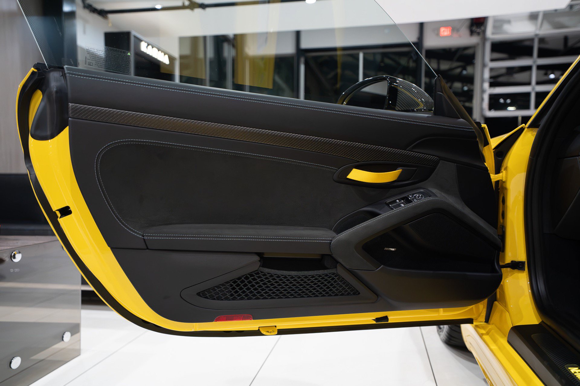 Used 2024 Porsche 718 Cayman GT4 RS RWD image 5