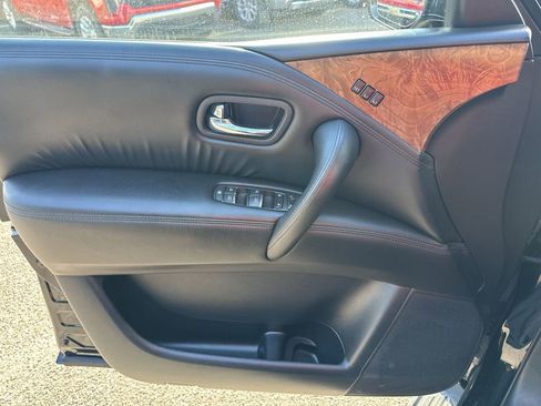 Used 2023 Nissan Armada SL w/ Captain's Chairs Package image 32