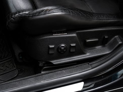 Used 2011 Cadillac CTS V image 36