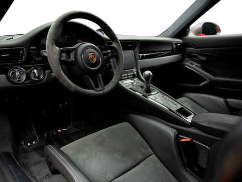 Used 2018 Porsche 911 Carrera RWD image 31