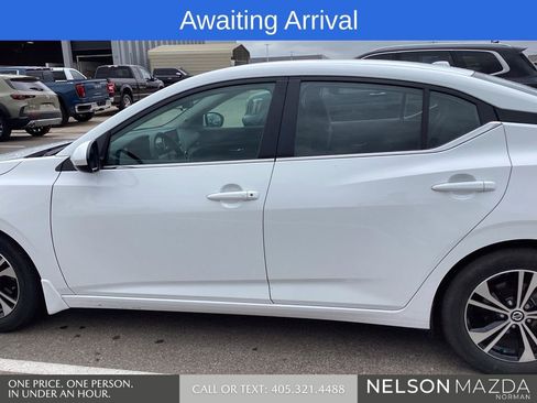Used 2023 Nissan Sentra SV image 9