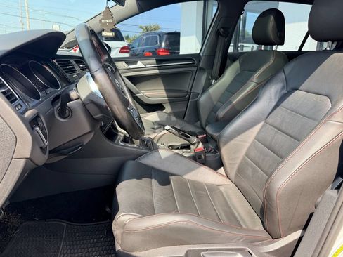 Used 2017 Volkswagen GTI SE FWD image 4