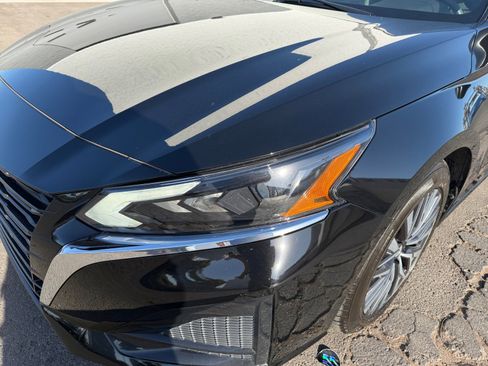 Used 2025 Nissan Altima 2.5 SV FWD image 9