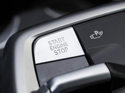 Certified 2025 BMW X1 xDrive28i image 18