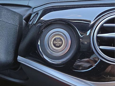 Used 2020 Mercedes-Benz Maybach S 650 image 32