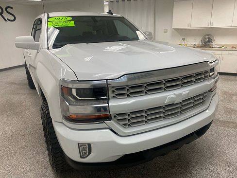 Used 2018 Chevrolet Silverado 1500 LT w/ All Star Edition image 3