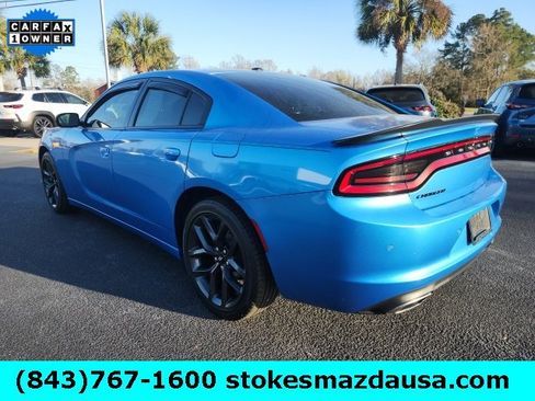 Used 2019 Dodge Charger SXT w/ Blacktop Package image 9