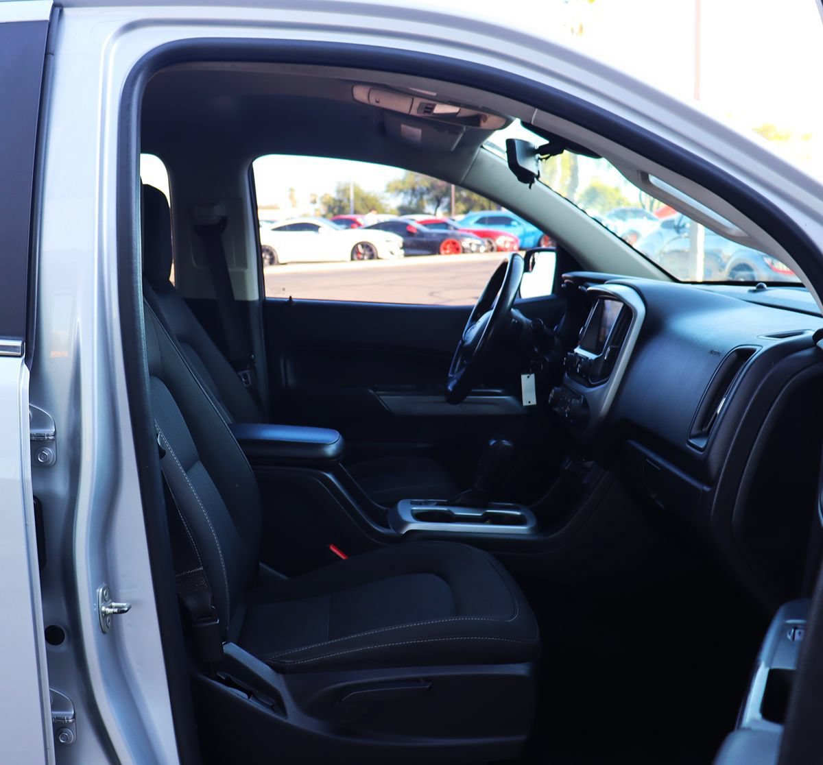 Used 2018 Chevrolet Colorado LT RWD image 30