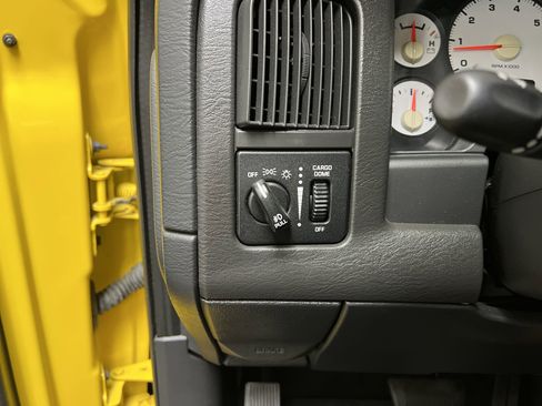 Used 2004 Dodge Ram 1500 Truck SLT w/ Sport Appearance Group image 59